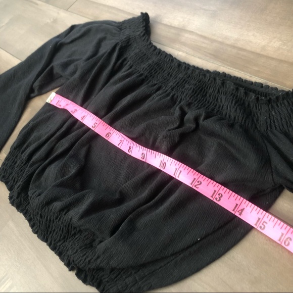 Black Off the Shoulder Crop Top - Picture 2 of 3